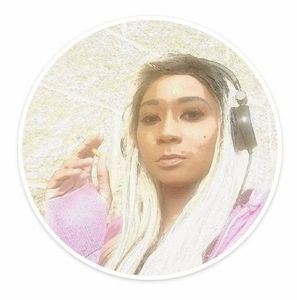 Meet your Posher, Celeste